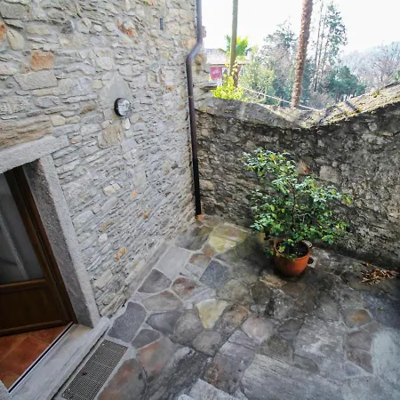 בית נופש Morandi-2 By Interhome Donego